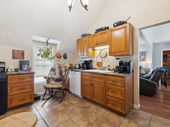 manchester-new-hampshire-95345048 picture