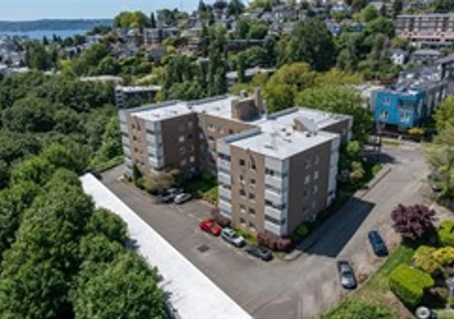 3Bd/2Ba Seattle Condo — Photo 2