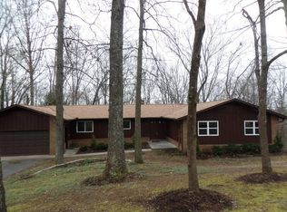 1041 W Outer Dr, Oak Ridge, TN 37830