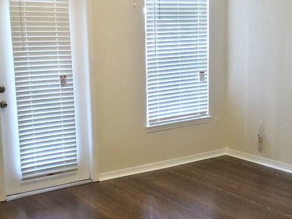 5th image of 5604 Pinnacle Heights Cir APT 202