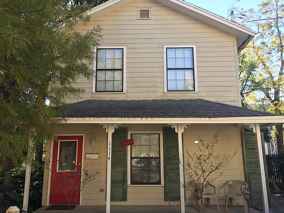 Covered front porch!