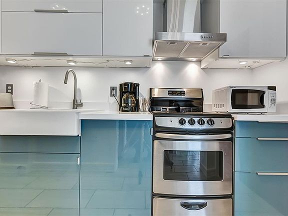 4th image of 415 E Beach Dr APT 514