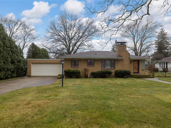 2730 Greengarden Blvd, Erie, PA 16508