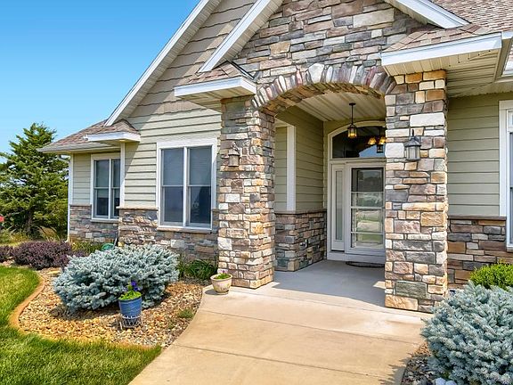 4th image of 15261 Alpine Ct NW