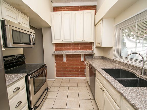 1921 Arapahoe Ave Kitchen