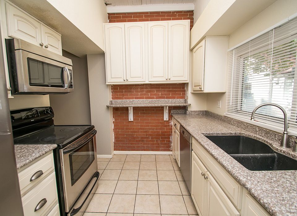 1921 Arapahoe Ave Kitchen