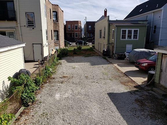 2nd image of 3106 W Diversey Ave