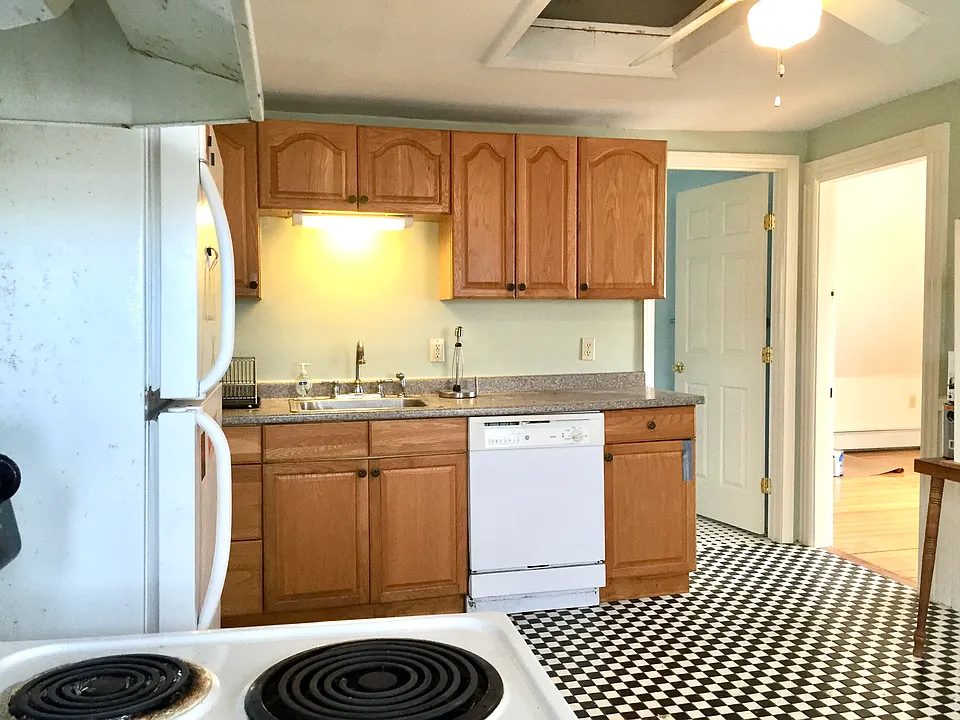 35 E Bowery St #3