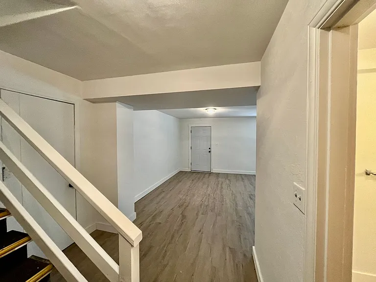 6117 S 120th St — Photo 13