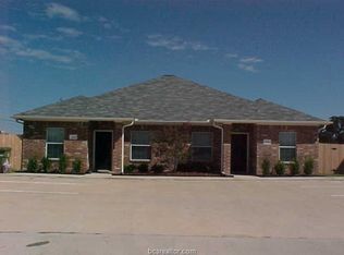 2434 Berger Dr, Bryan, TX 77802