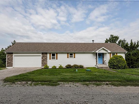 2nd image of 54 SE Lakeview Dr