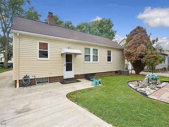2nd image of 10172 Keswick Dr