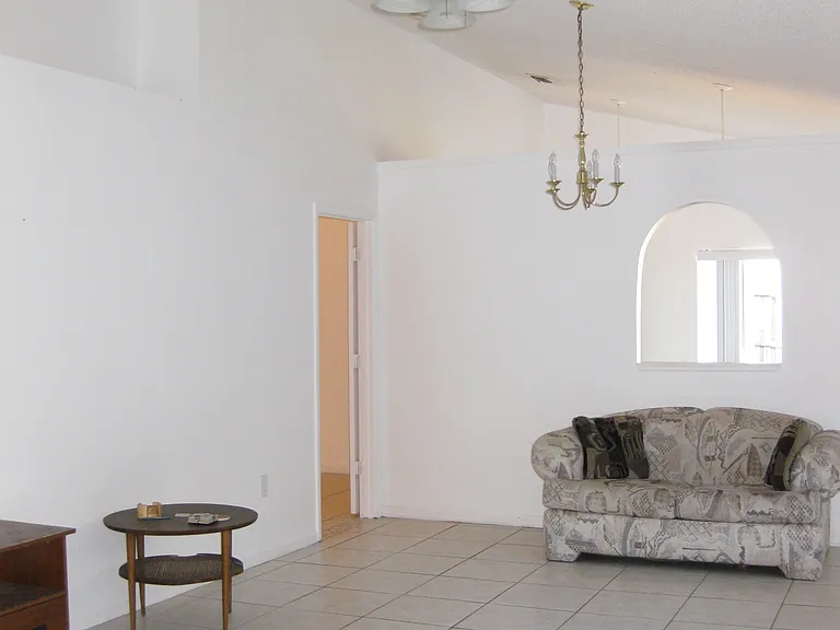 8629 Claiborne Ct — Photo 4
