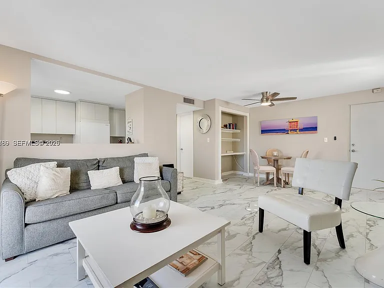 1418 Collins Ave #504 — Photo 2