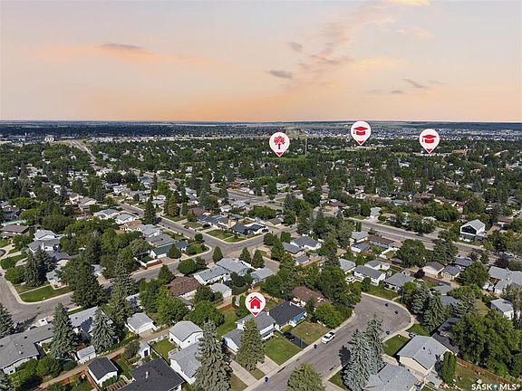 2nd image of 229 ANDERSON CRESCENT