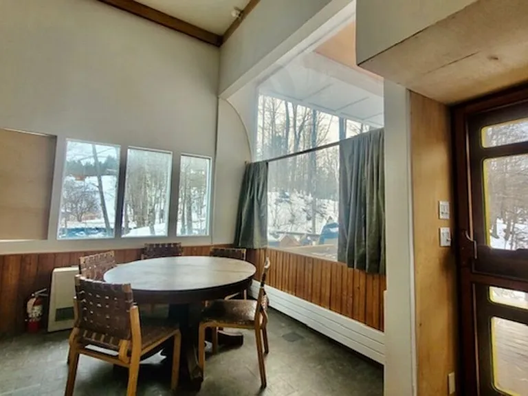 44 Brook Rd — Photo 2