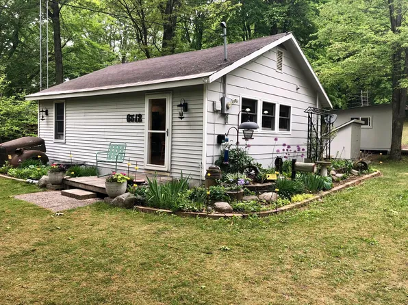 6512 W Sugar Grove Rd, Ludington, MI 49431