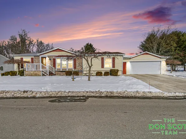 3539 Cloverfield Dr NE, Cedar Springs, MI 49319