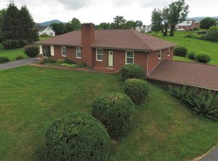 137 S Edgewood Dr, Independence, VA 24348