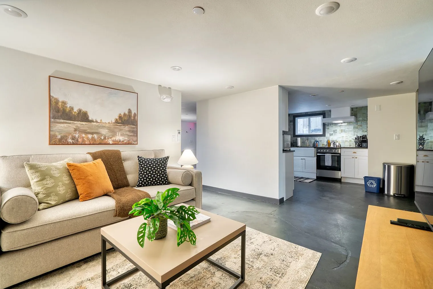 2 bed, 1.0 bath, 796 sqft, $3,819 — Photo 1