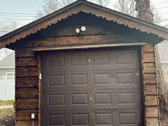 3rd image of 89 Maple Cliff Dr