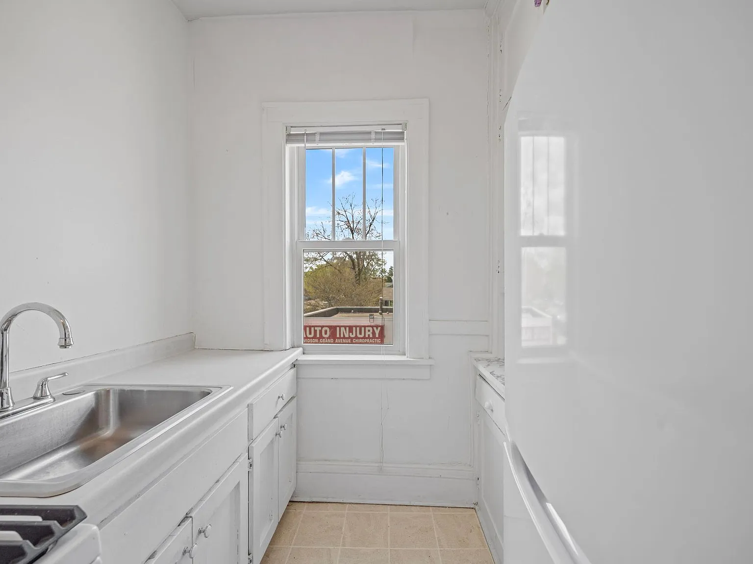 Historic Grand Ave Apartments — Photo 1