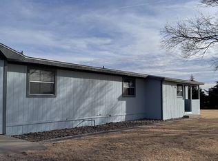 7130 Lyle Rd, Holcomb, KS 67851