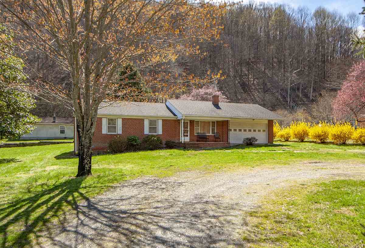 3023 Beech Grove Rd, Roseland, VA 22967 | Zillow