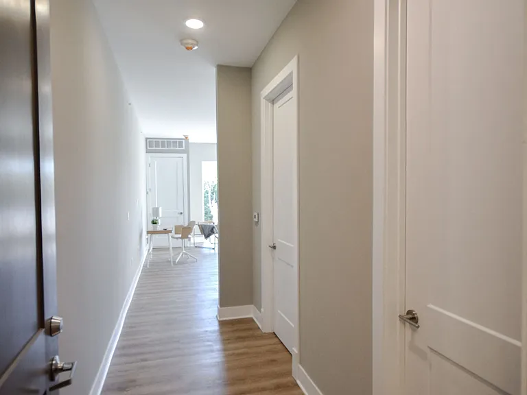 Cedar Valley Luxury Apartments — Photo 30
