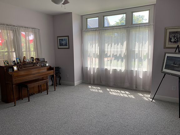 Formal LR, plenty of sun