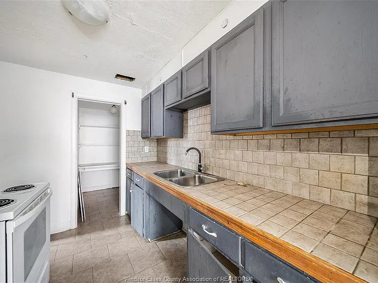 1701 Wyandotte St E #630 — Photo 8