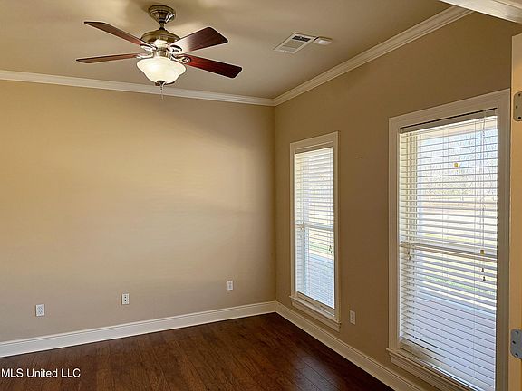 5th image of 2099 E Franklin St