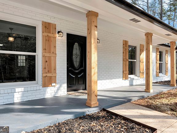 4th image of 587 Forest Ln