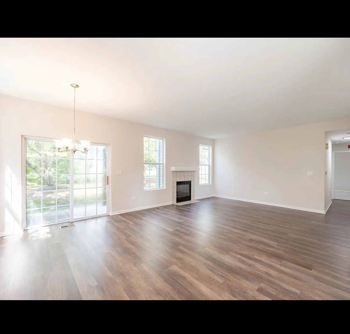 2 bed, 1233 sqft, $2,500 — Photo 3
