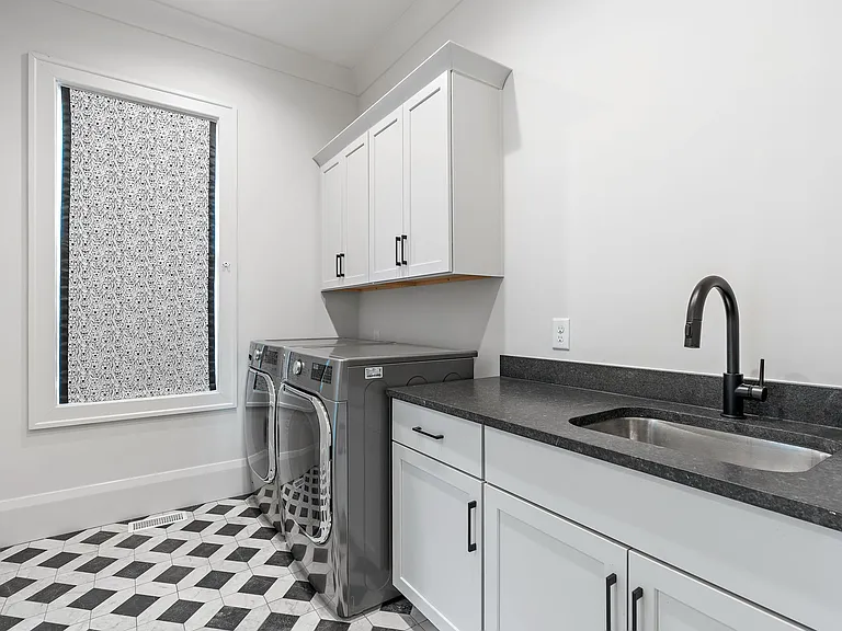 8808 Edgecomb Dr — Photo 21