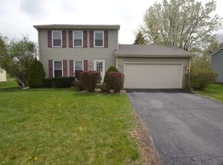 1330 N Parkview Ter, Algonquin, IL 60102