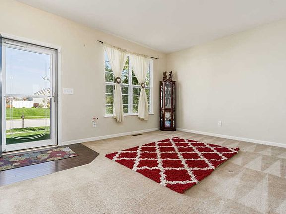 5th image of 4373 Vista Dr