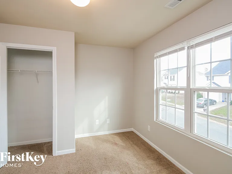 513 Ellingsworth Ln — Photo 10