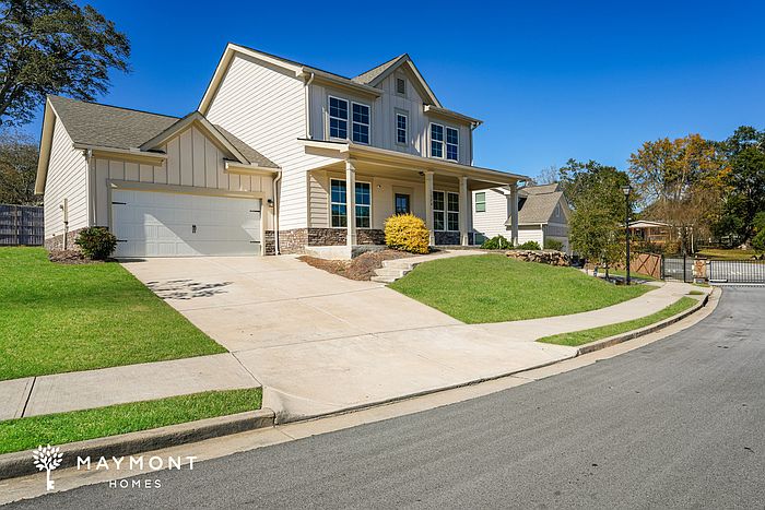 2nd image of 1324 Slaton Manor Dr NE