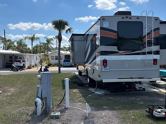 2nd image of 47 Oak Ridge Cir