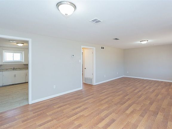 4th image of 2316 N Mesa Ave