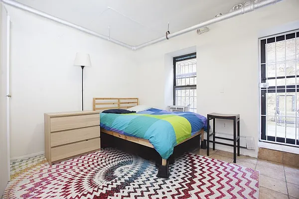 Rented by REAL New York | media 50