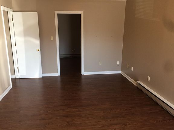 3rd image of 363 Gibson Ln