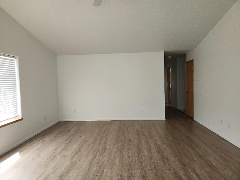 2262 Ironwood St — Photo 3