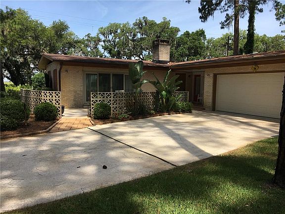 3rd image of 761 N Riverview Dr