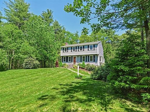 2nd image of 10 Rocky Ln