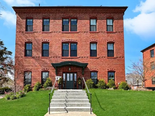 15 Sparhawk St #2, Amesbury, MA 01913