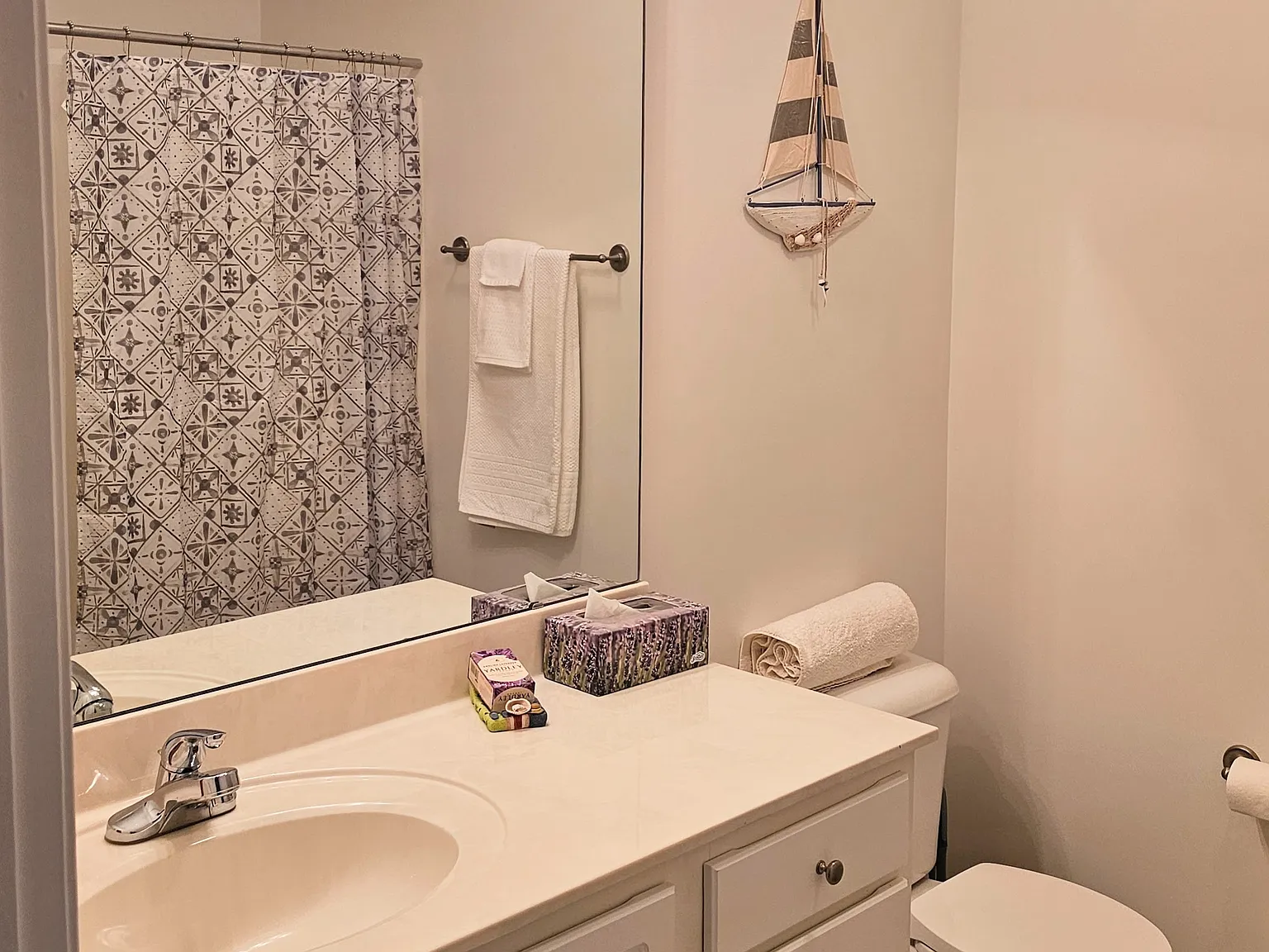 3 bed, 1604 sqft, $2,000 — Photo 3