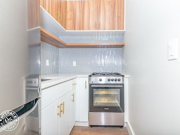 2nd image of 492 Gates Ave #7E