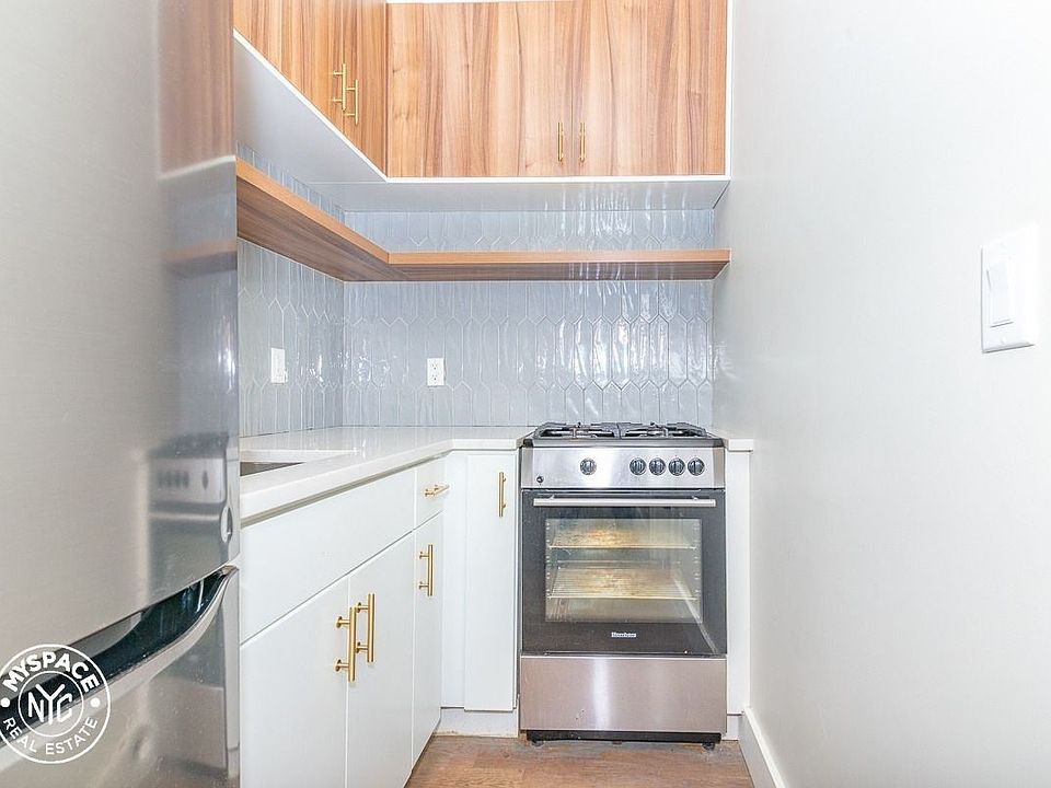 1st image of 492 Gates Ave #6D